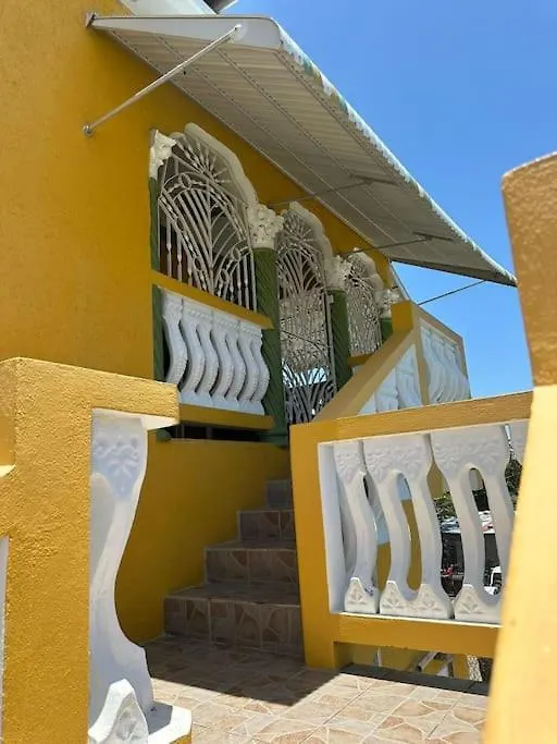 Vila Satin Dreams Jamaica Steer Town 0*,